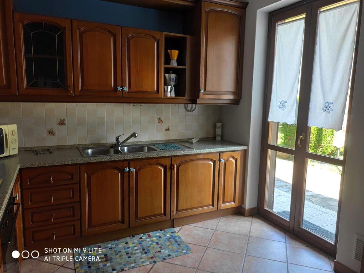 Casa Vacanza Il Glicine Casale Corte Cerro Luaran gambar