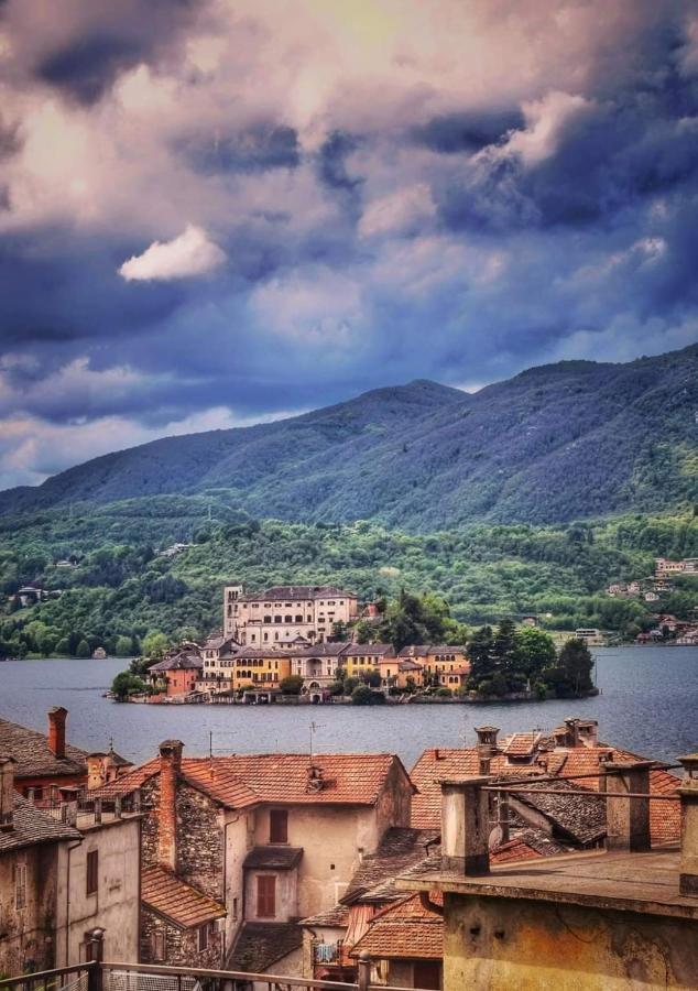 Casa Vacanza Il Glicine Casale Corte Cerro Luaran gambar