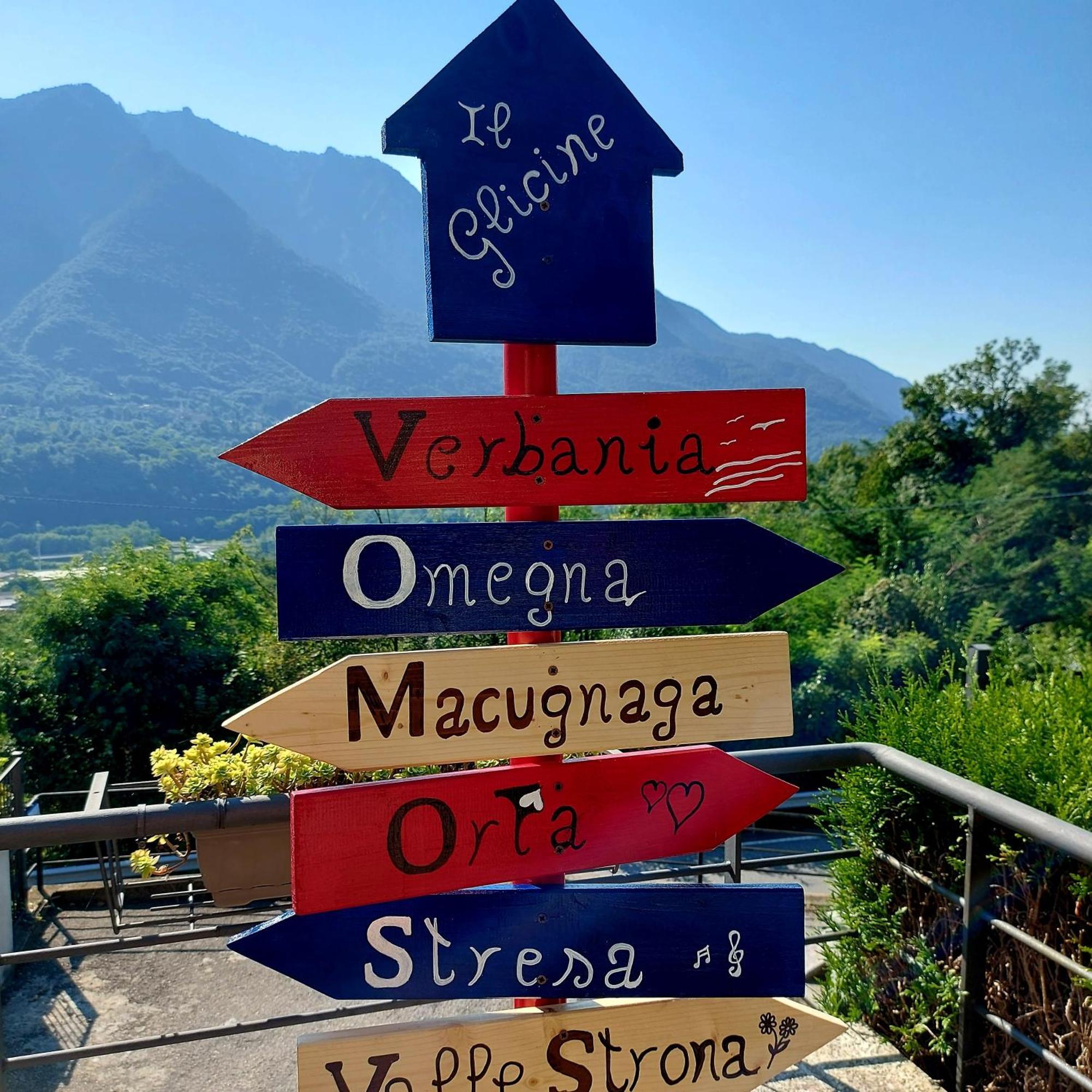 Casa Vacanza Il Glicine Casale Corte Cerro Luaran gambar