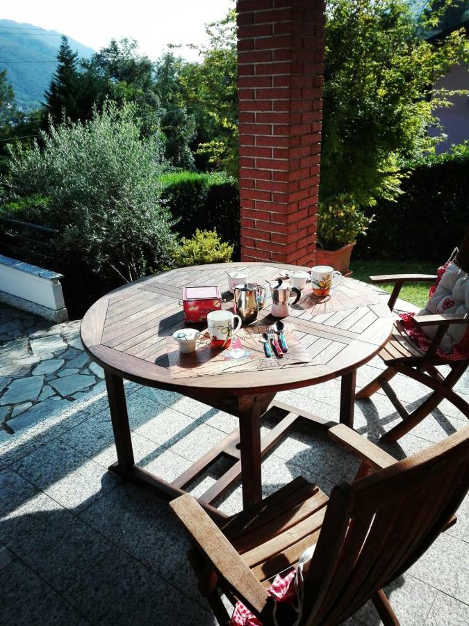 Casa Vacanza Il Glicine Casale Corte Cerro Luaran gambar