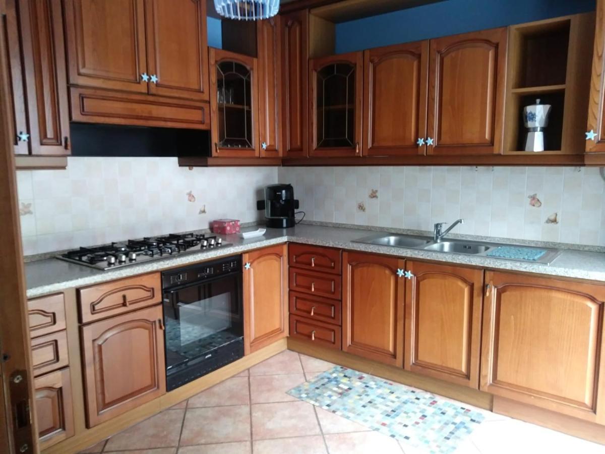 Casa Vacanza Il Glicine Casale Corte Cerro Luaran gambar