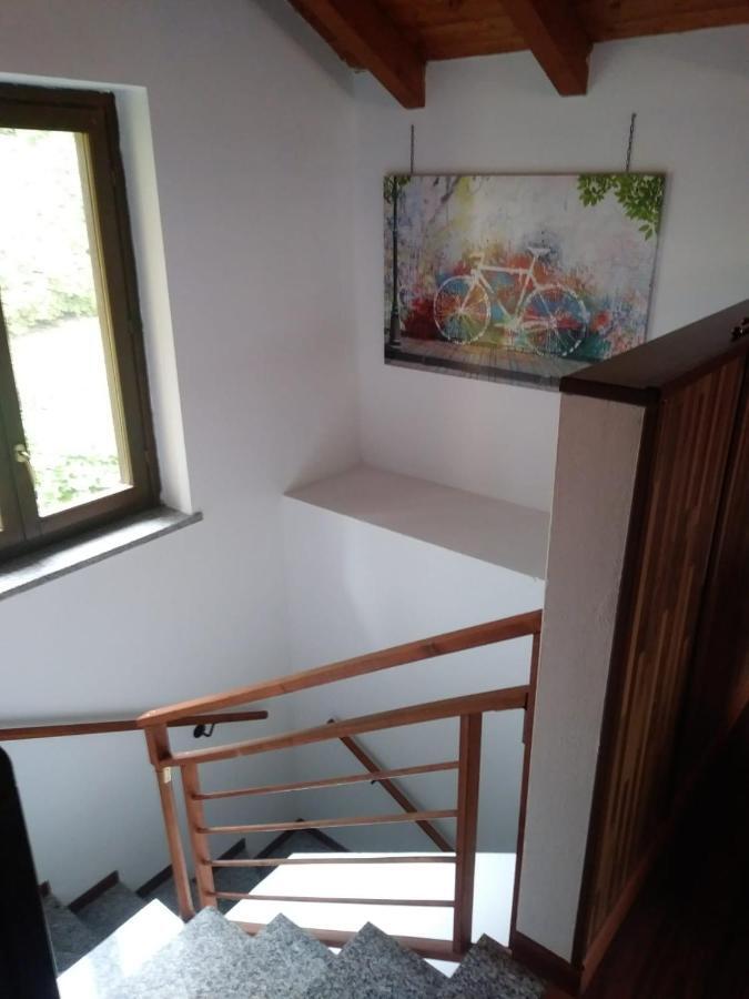 Casa Vacanza Il Glicine Casale Corte Cerro Luaran gambar