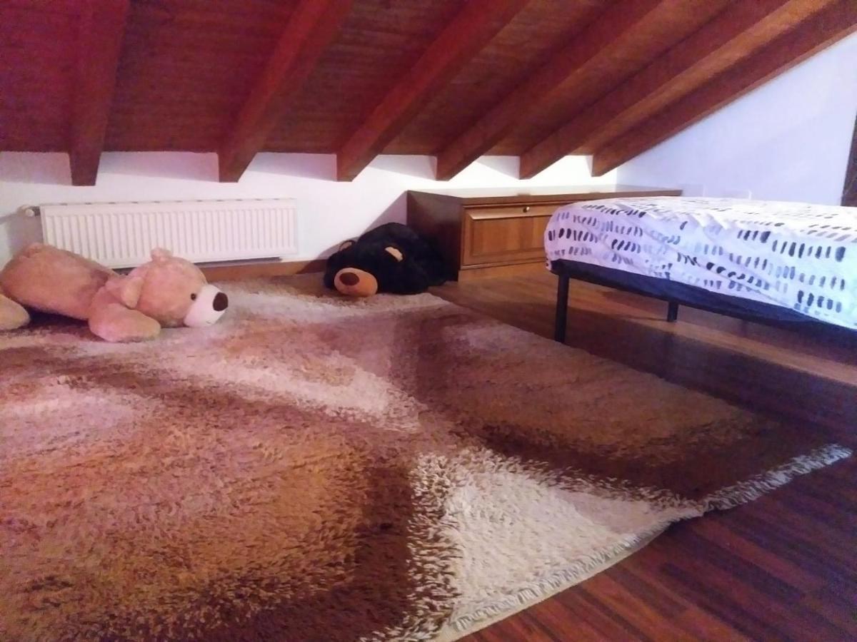 Casa Vacanza Il Glicine Casale Corte Cerro Luaran gambar